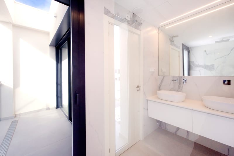 Open photo Listing photo