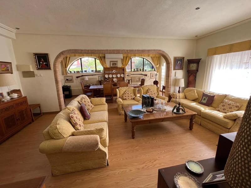 Open photo Listing photo