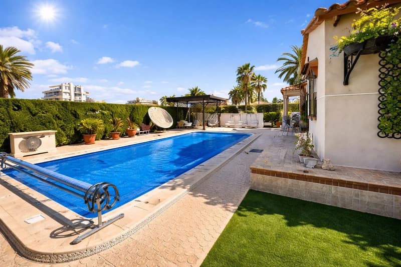 Open photo Listing photo