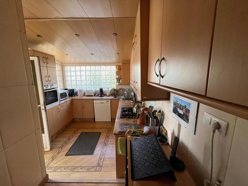 Open photo Listing photo