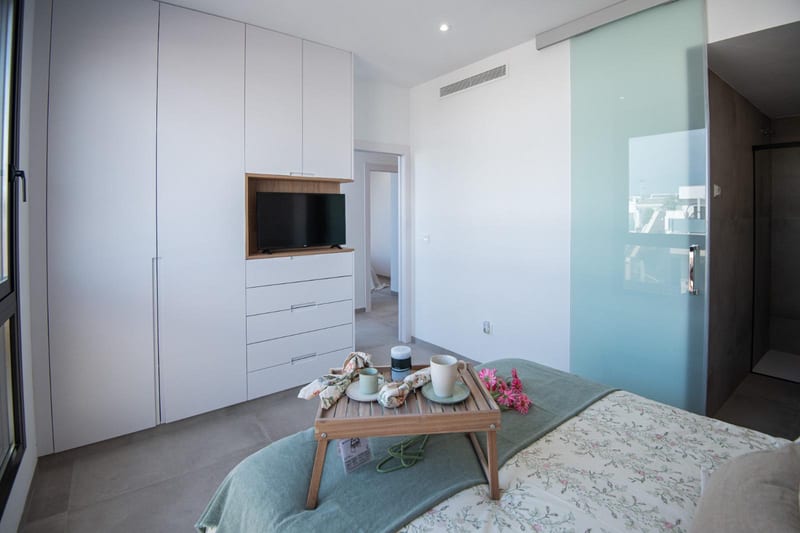 Open photo Listing photo