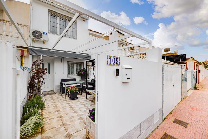 Open photo Listing photo