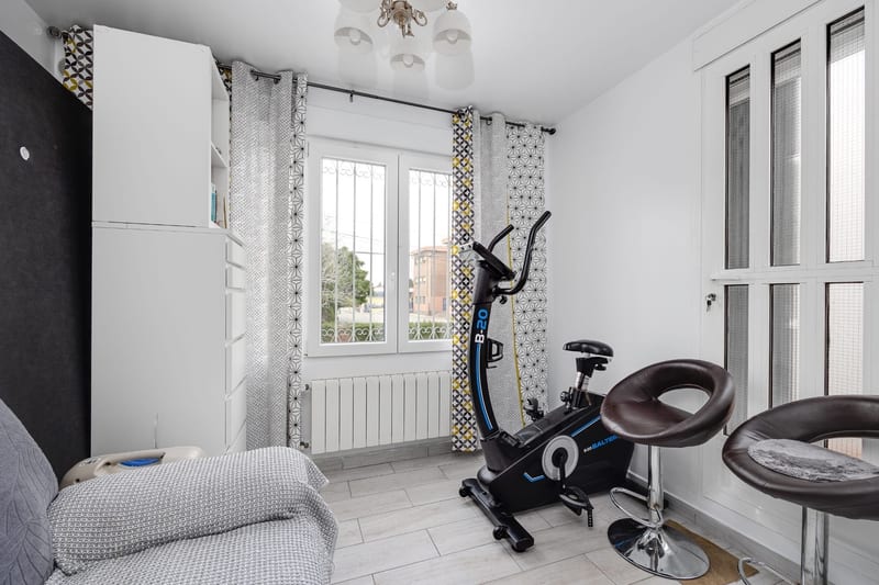 Open photo Listing photo