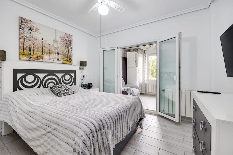 Open photo Listing photo