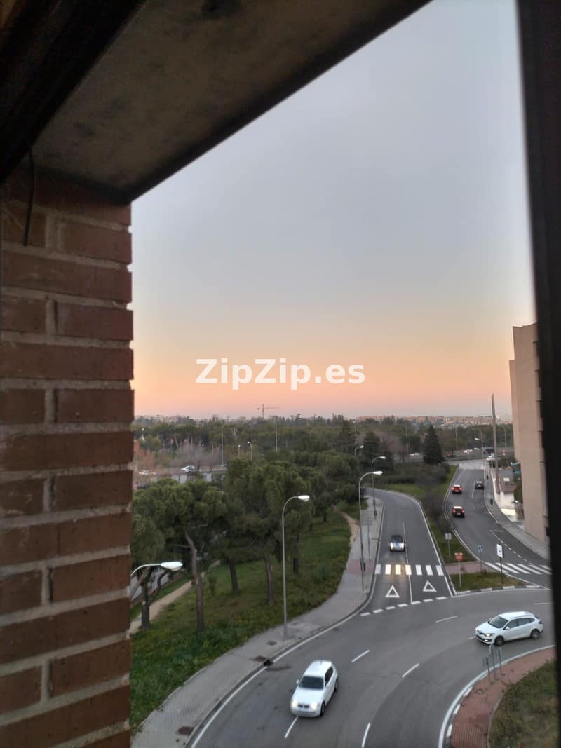 Open photo Listing photo