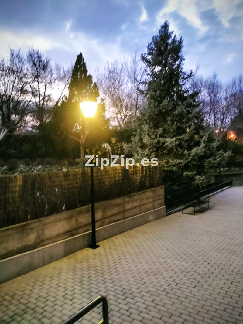 Open photo Listing photo